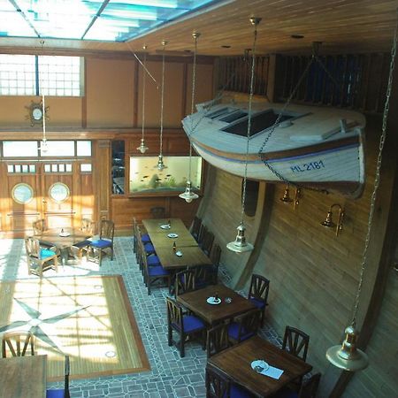 Hotel Marina Hermanuv Mestec Eksteriør billede